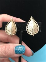 Vintage BSK Silver Leaf Clip On Earrings