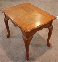 Oak end table with inlay top. Wear to top.