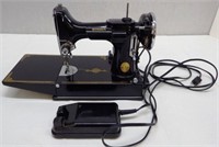 Singer Featherweight 221-1 Portable Sewing Machine