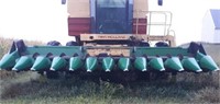 John Deere: 12R20 corn head w/NH adapter