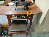 Vintage/Antique Singer Sewing Machine and Cabinet