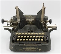 Vintage Oliver No. 9 Typewriter