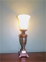 LAMP 18" H FROSTED SHADE