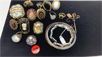 18PC. COSTUME RINGS,BROACHES AND BRACELETS