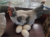 Rooster W/ Eggs Decor