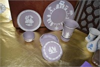 WEDGWOOD 2 PLATES, COVERED BOX AND A VASE