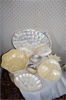 GROUP OF CLAMSHELL, 4 PLACEMATS, SERVING DISHES,