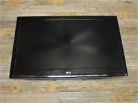 LG HD 1080p LCD TV (42")