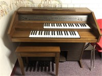 Lowrey Electronic Organ
