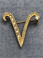 Vintage Gold Metal "V" Pin / Brooch