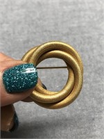 Vintage Gold Metal Twisted Circle Pin