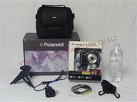 Polaroid iE 826 Digital Camera & Vivitar Bag & Acc