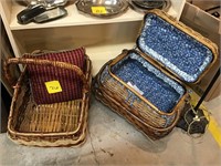 Picnic basket, and basket, all in good condition