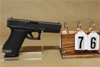 Glock 21 .45 ACP Pistol w/3 Grips SN APZ442