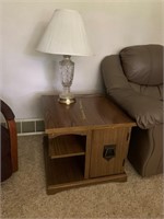 2 End Tables & Lamps