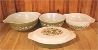 Set of Pyrex Dishes 4pc