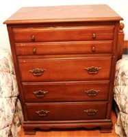 Vintage 4-Drawer Dresser