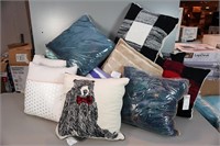 (each) Ass't Decorative Pillows