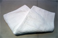 (each) Grandeur Hospitality White Bath Towels