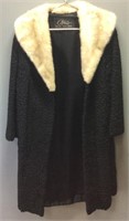 GENUINE VTG. ONIEL’S FUR SALON WOMAN’S COAT