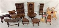 18 Pieces of Dollhouse Furniture