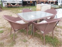 Patio Table w/(4) Cushioned Patio Chairs