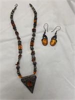 16" Amber And Silver Choker With Ear Ring Set.