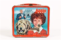 1981 ANNIE EMBOSSED LUNCH BOX / THERMOS