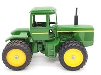 Ertl John Deere 8630 4WD Die Cast Tractor 
-