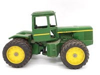Ertl John Deere 8630 4WD Die Cast Tractor 
-