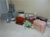 Group of misc: trashcans, jewelry holders, picture