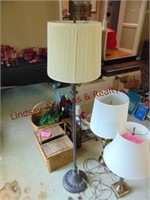 Approx 5ft tall floor lamp w/ shade