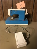 Child’s Play Sewing Machine Battery Operated