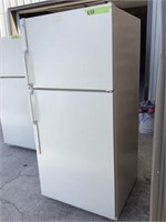 Used Refrigerator GE (white)