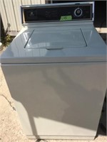 Used Washer Maytag (off-white)
