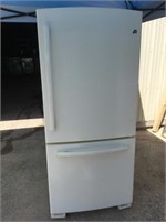 Used Refrigerator GE (off-white)