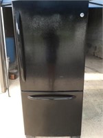 Used Refrigerator GE (black)