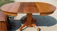 Round Oak Table with 2 Leaves & 6 Chairs