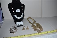 NECKLACE AND PIERCED EARRING SET 18", 925