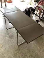 Folding table