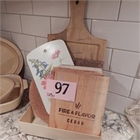 ASSORTED CUTTING BOARDS AND CEDAR GRILLING PLATES