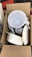 Box Deal with Baking Dish, Plates, Cups