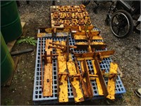 LOT: PORTABLE FENCING LEGS (PALLET NOT INCLUDED)