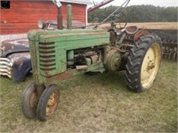 JD B antique tractor, electric start, shedded