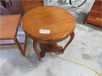 3' coffee table & 2' rd side table