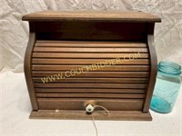 Very nice wooden bread box