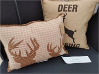 2 Deer Pillows