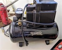 Black Cat Air Compressor, Mod BC2502, 2.5 amp