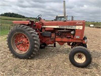 International Farmall 856 Tractor