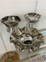 Silver Crest Ruffle Bowl & Pair of Dishes